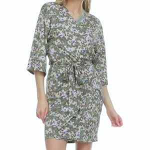 Flora by Flora Nikrooz Super Soft Cozy Floral Robe Size M NEW